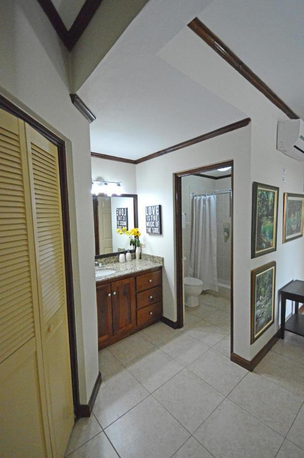 Villa Fernando, Ocho Rios Jamaica Villa